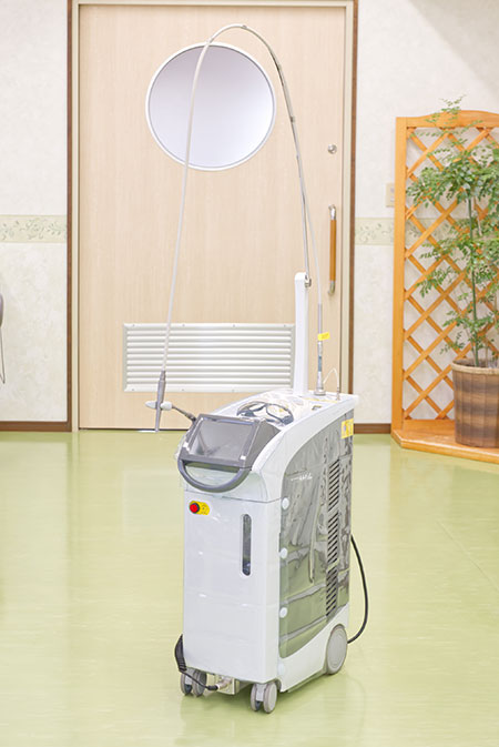 レーザー照射器
